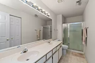 1012 Saxon Ct, Elgin, IL 60120 - Photo 13