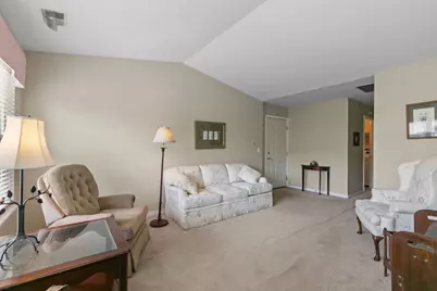 1012 Saxon Court #C, Elgin, IL 60120 - Photo 5
