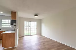 1075 Aspen Dr, Buffalo Grove, IL 60089 - Photo 7