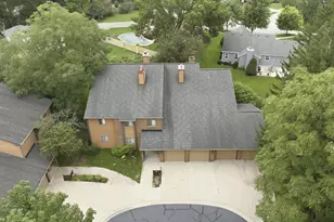 650 Waverly Dr, Elgin, IL 60120 - Photo 25