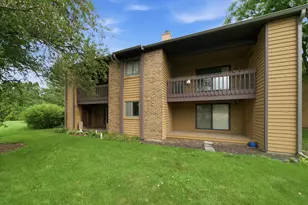 650 Waverly Dr, Elgin, IL 60120 - Photo 23