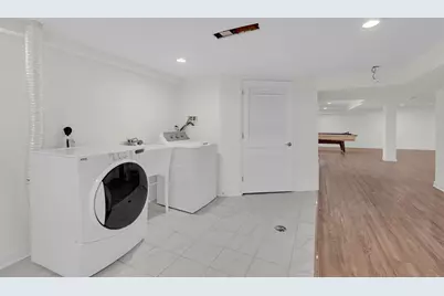 5018 Dobson Street, Skokie, IL 60077 - Photo 15