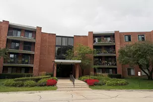 1415 E Central Rd, Arlington Heights, IL 60005 - Photo 1