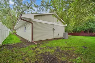 1303 S Western Ave, Champaign, IL 61821 - Photo 51