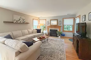 522 Bradbury Ln, Geneva, IL 60134 - Photo 9