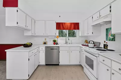 8090 Garfield Avenue #3-2, Burr Ridge, IL 60527 - Photo 11