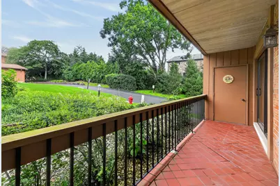 8090 Garfield Avenue #3-2, Burr Ridge, IL 60527 - Photo 23