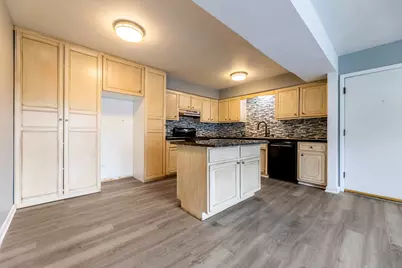 4831 W 109th Street #104, Oak Lawn, IL 60453 - Photo 11