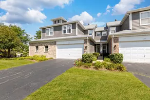 73 Woodview Dr, Glen Ellyn, IL 60137 - Photo 1