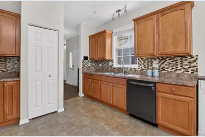 8218 Tremont Lane, Joliet, IL 60431 - Photo 7