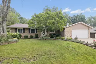 702 N Pinecrest Rd, Bolingbrook, IL 60440 - Photo 1