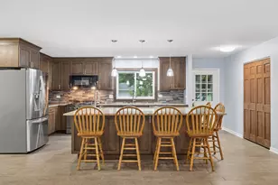 702 N Pinecrest Rd, Bolingbrook, IL 60440 - Photo 5