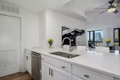 400 N Clinton Street #601, Chicago, IL 60654 - Photo 9