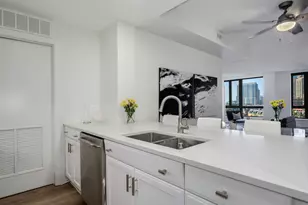 400 N Clinton St, Chicago, IL 60654 - Photo 9