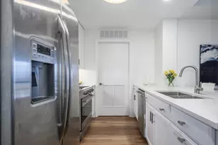 400 N Clinton St, Chicago, IL 60654 - Photo 11