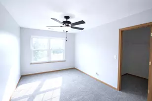 2384 Lundquist Dr, Aurora, IL 60503 - Photo 17