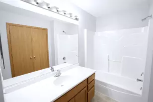 2384 Lundquist Dr, Aurora, IL 60503 - Photo 15