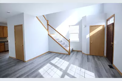 2384 Lundquist Drive, Aurora, IL 60503 - Photo 9