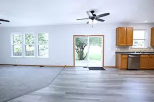 2384 Lundquist Dr, Aurora, IL 60503 - Photo 7