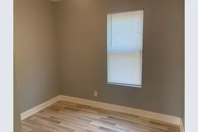 8329 S Buffalo Avenue, Chicago, IL 60617 - Photo 5