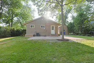716 Navajo Dr, Carpentersville, IL 60110 - Photo 19
