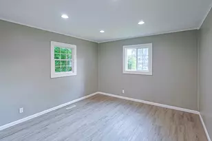716 Navajo Dr, Carpentersville, IL 60110 - Photo 11