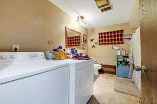 225 E 4th St, Byron, IL 61010 - Photo 27