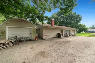 225 E 4th St, Byron, IL 61010 - Photo 35