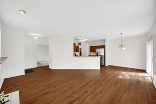 21460 Mays Lake Ct, Crest Hill, IL 60403 - Photo 5
