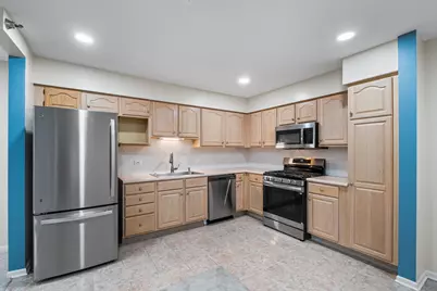 7081 W Touhy Avenue #607, Niles, IL 60714 - Photo 3