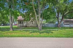 330 Pleasant St, Sheridan, IL 60551 - Photo 3
