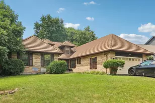 1213 Johnson Dr, Naperville, IL 60540 - Photo 3