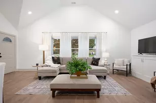 10059 S Spaulding Ave, Evergreen Park, IL 60805 - Photo 5