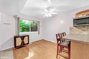 411 Hickory Dr, Wheeling, IL 60090 - Photo 17