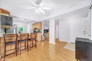 411 Hickory Dr, Wheeling, IL 60090 - Photo 9