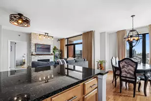 3232 N Halsted St, Chicago, IL 60657 - Photo 5