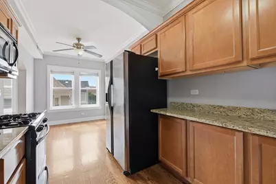 4856 W Warner Avenue #2N, Chicago, IL 60641 - Photo 13