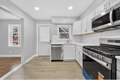 8152 Knox Avenue, Skokie, IL 60076 - Photo 11
