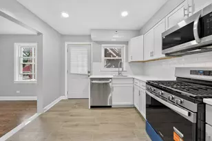 8152 Knox Ave, Skokie, IL 60076 - Photo 11