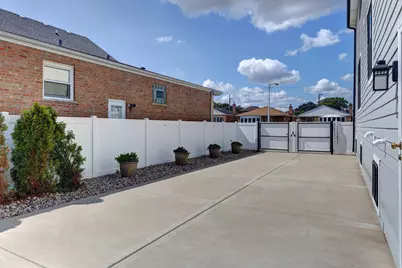 5347 S Melvina Avenue, Chicago, IL 60638 - Photo 3