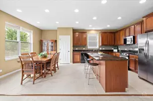 3051 Bridgeham St, Elgin, IL 60124 - Photo 9