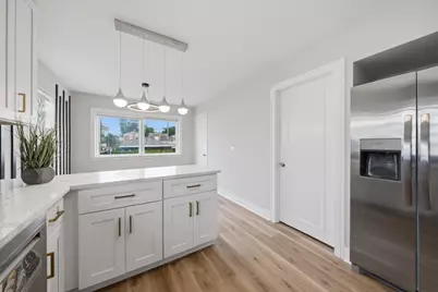 8642 S Indiana Avenue, Chicago, IL 60619 - Photo 9