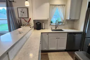 3812 W Hull St, Skokie, IL 60076 - Photo 9