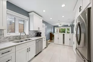 3114 W Jerome St, Chicago, IL 60645 - Photo 9