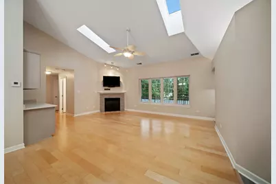 5645 S Cass Avenue #301, Westmont, IL 60559 - Photo 9