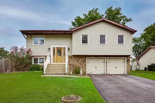 1780 Nautilus Ln, Hanover Park, IL 60133 - Photo 1