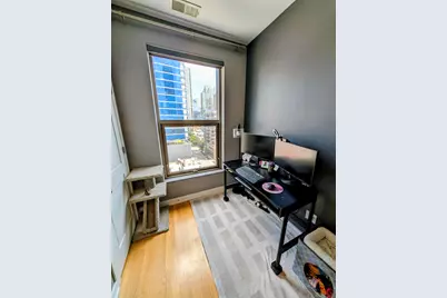 150 W Superior Street #1003, Chicago, IL 60654 - Photo 7