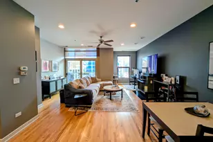 150 W Superior St, Chicago, IL 60654 - Photo 3