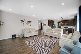 2022 Ingemunson Ln, Yorkville, IL 60560 - Photo 9