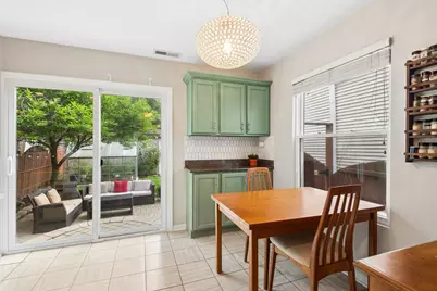 2529 W Shakespeare Avenue, Chicago, IL 60647 - Photo 9